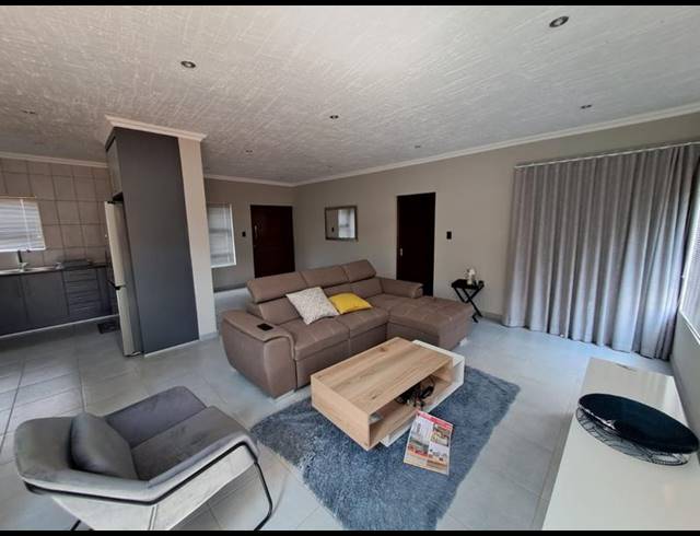 3 BEDROOM HOUSE FOR SALE IN HALFWAY HOUSE